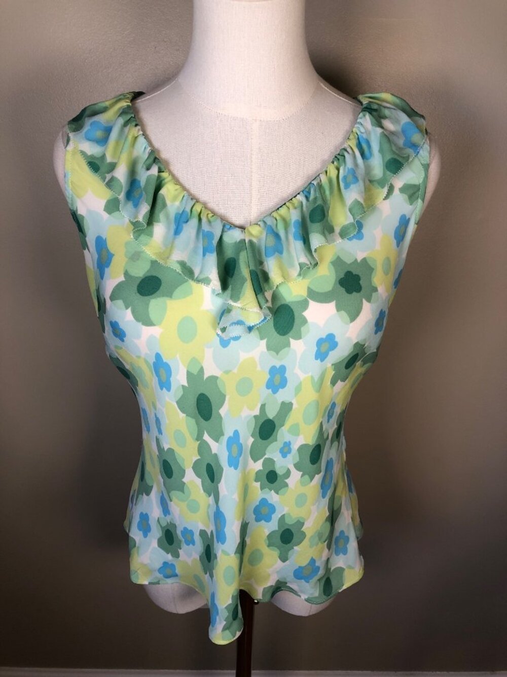 Talbots 100% Pure Silk Floral Ruffle V-Neck Sleeveless Blouse Blue Green Size 8P